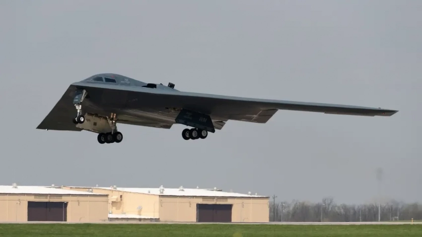 Операция «Полуночный молот»: как американские бомбардировщики B-2 нанесли удар по Ирану незамеченными